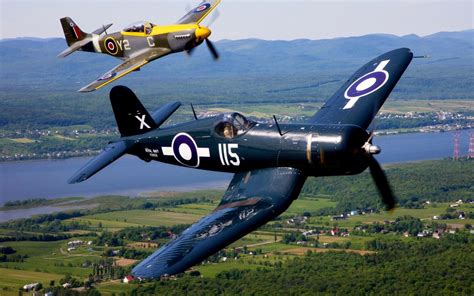 mustang vs corsair plane.